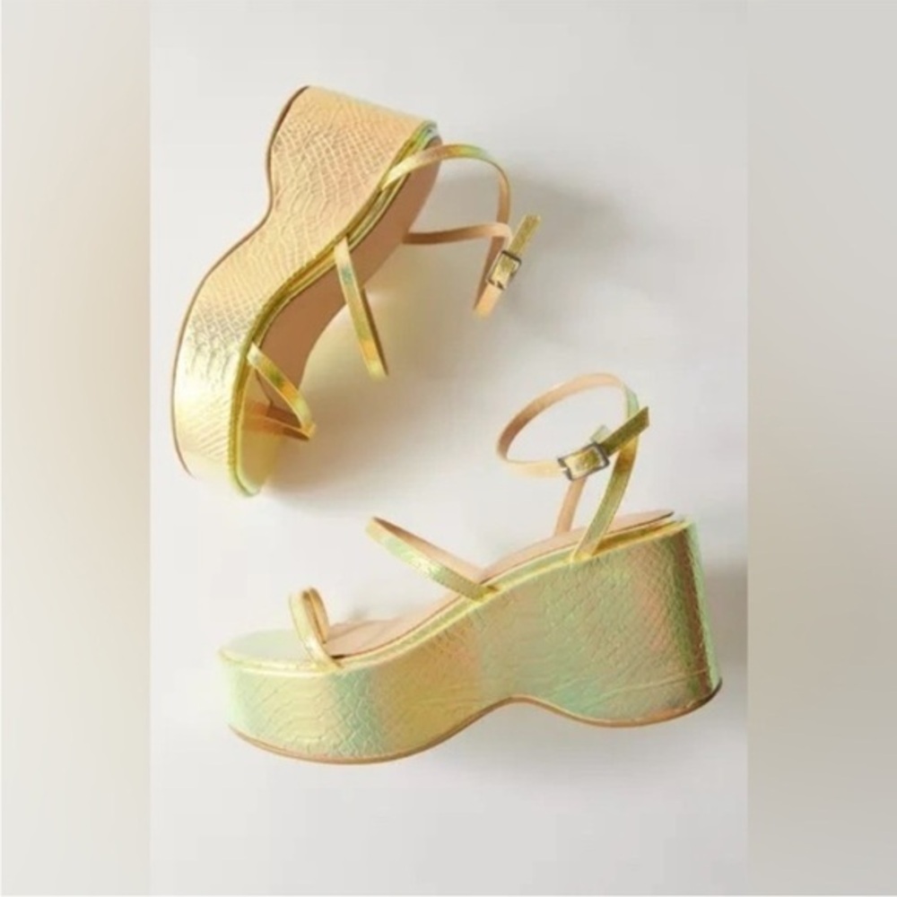 ‼️SOLD‼️ Urban Outfitters Nora Strappy Metallic Yellow Snake Skin Wedged Sandals